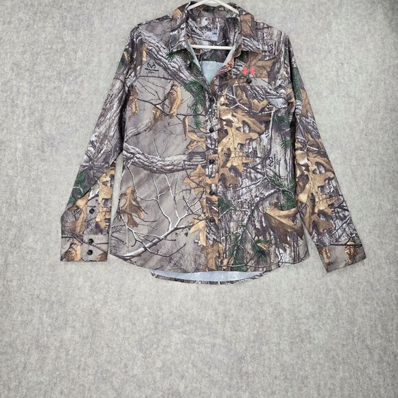 Under Armour Womans Camo Button-Up Shirt Medium Fitted Polyester Long Sleeve - Picture 1 of 9